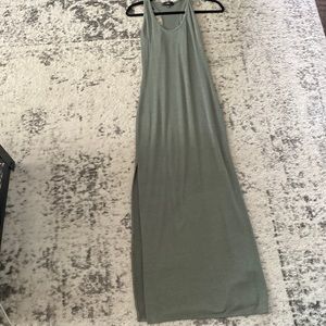 Lulus- maxi dress, medium, olive green, never been worn